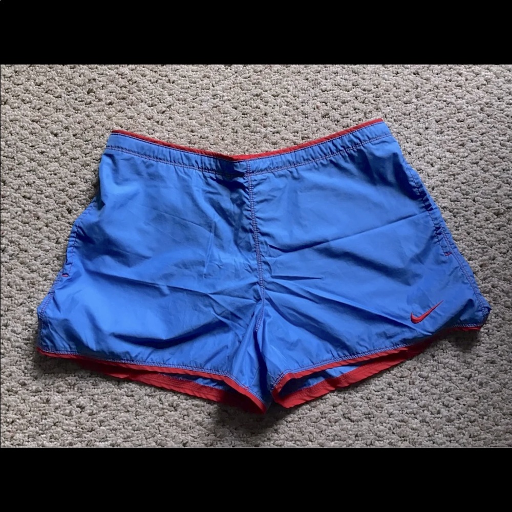 Women’s Nike Gray Tag Wind Short Large